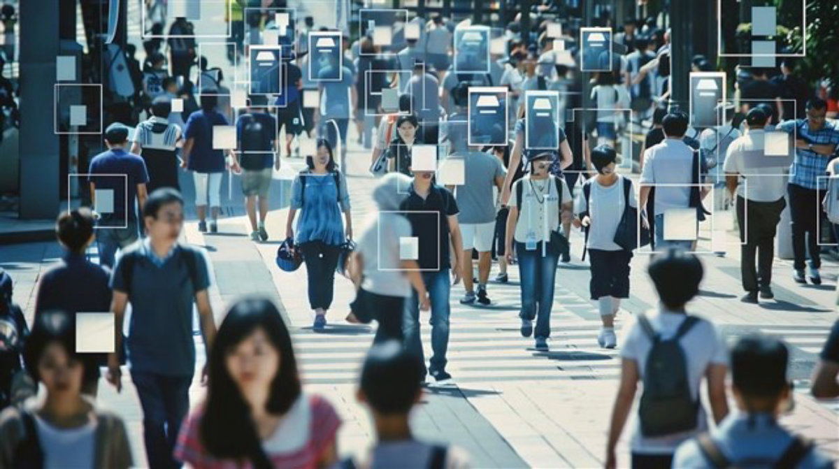 公共空間を歩く人々の動き